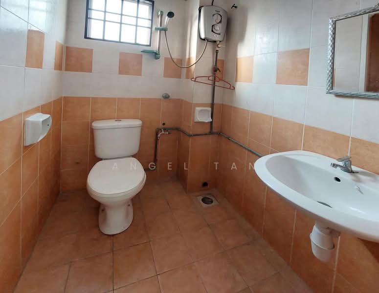 Rumah Teres 2-Tingkat untuk Dijual di Seksyen 2, Taman Kinrara (Puchong) - Angel Tan - Bathroom - PropertyGuru.com.my