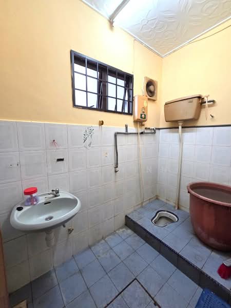 Terraced House for Sale in Usj 2 (Subang Jaya) - CHOW XINNI - Bathroom - PropertyGuru.com.my