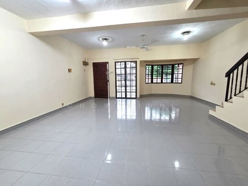 Terraced House for Sale in Usj 2 (Subang Jaya) - CHOW XINNI - Living Room - PropertyGuru.com.my