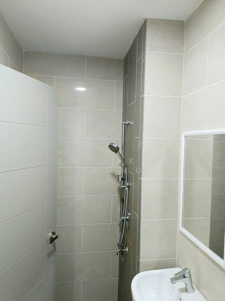Servis Apartment untuk Disewa di Ten Kinrara - Chow Kok Toong - Bathroom - PropertyGuru.com.my