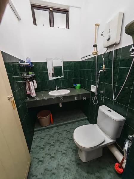 2.5-storey Terraced House for Sale in Sungai Ara (Penang) - Agnes Khoo - Bathroom - PropertyGuru.com.my