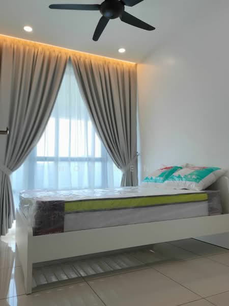 Condominium for Sale at Queens Residences Q1 @ Queens Waterfront - Hoy Meng - Bedroom - PropertyGuru.com.my
