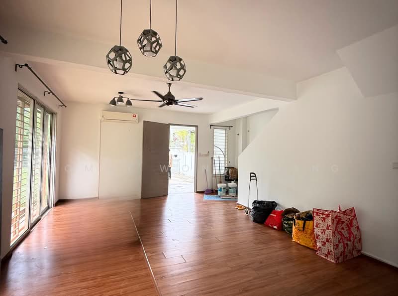 Rumah Teres 2 Tingkat untuk Disewa di Bandar Kinrara Seksyen 1 (Bandar Kinrara) - Tommy Wong Phang - Living Room - PropertyGuru.com.my