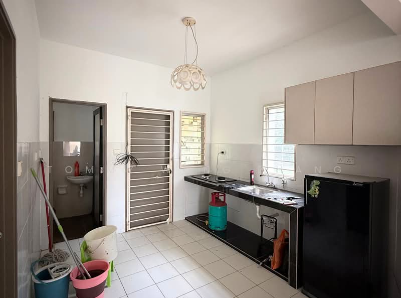 Rumah Teres 2 Tingkat untuk Disewa di Bandar Kinrara Seksyen 1 (Bandar Kinrara) - Tommy Wong Phang - Kitchen - PropertyGuru.com.my