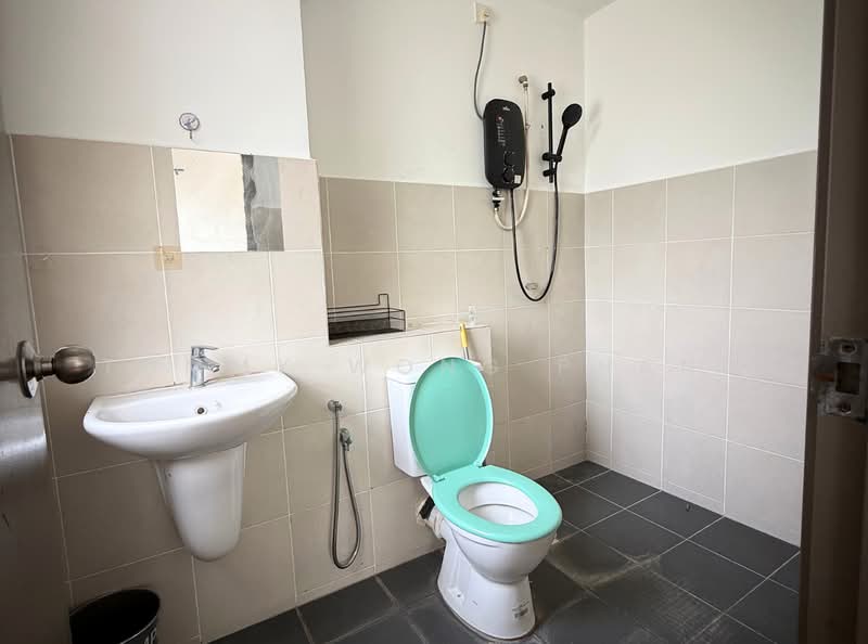 Rumah Teres 2 Tingkat untuk Disewa di Bandar Kinrara Seksyen 1 (Bandar Kinrara) - Tommy Wong Phang - Bathroom - PropertyGuru.com.my