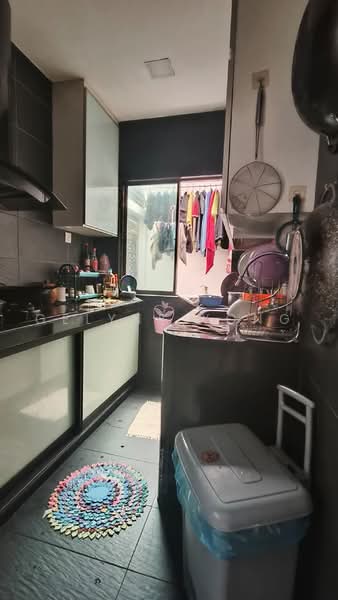 2.5-storey Terraced House for Sale in Taman Sutera Utama (Skudai) - Gelyne Yong - Kitchen - PropertyGuru.com.my