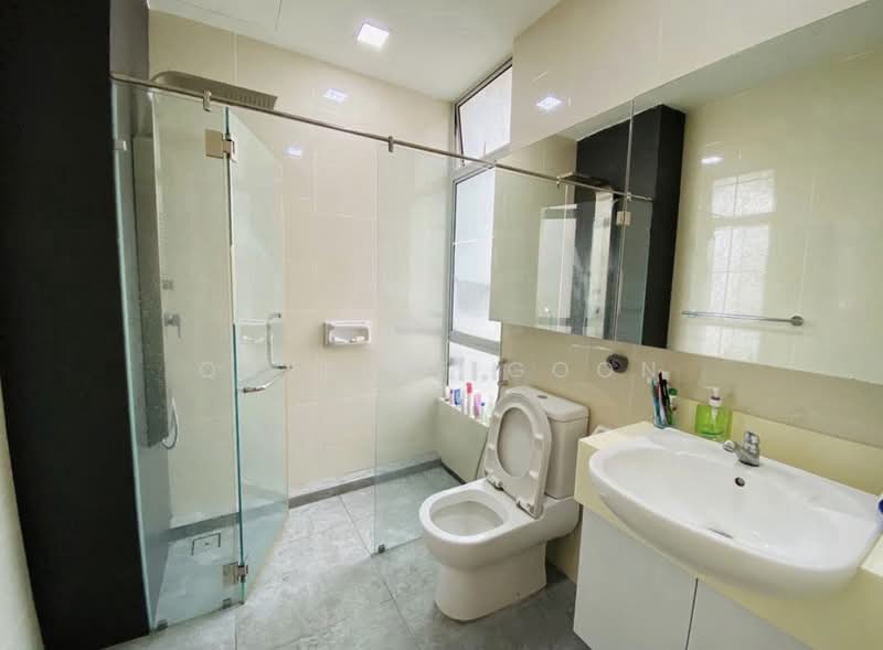 Kondominium untuk Dijual di The Brezza - Queenie Goon - Bathroom - PropertyGuru.com.my