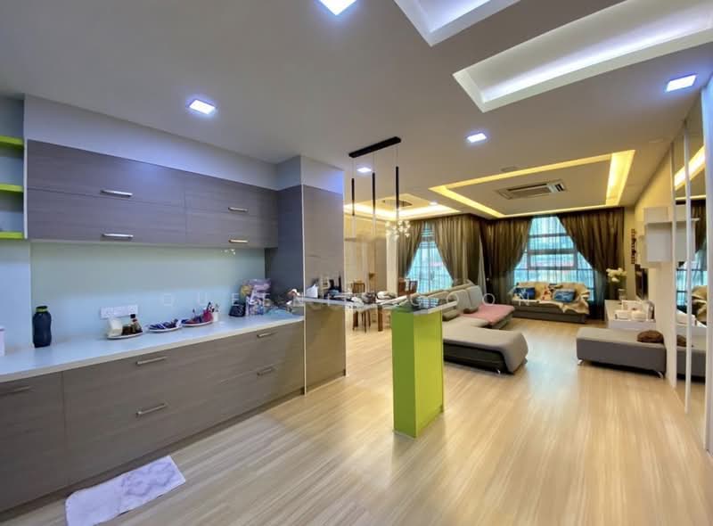 Kondominium untuk Dijual di The Brezza - Queenie Goon - Living Room - PropertyGuru.com.my