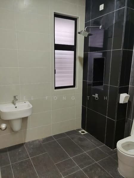 Semi-Detached House for Sale in Taman Pulai Hijauan (Skudai) - Ee Fong Toh - Bathroom - PropertyGuru.com.my