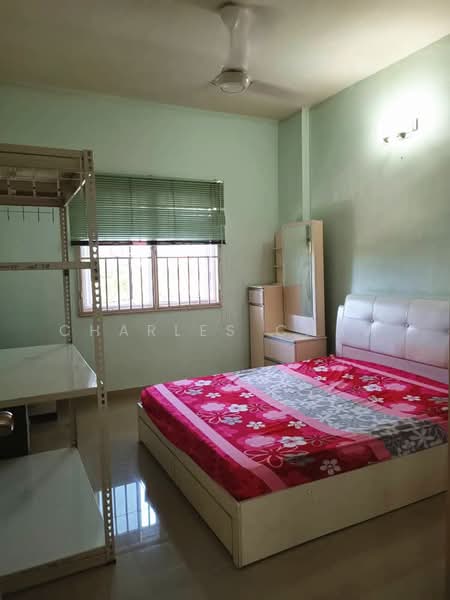 Pangsapuri untuk Dijual di Permai Jaya - Charles Chaw - Bedroom - PropertyGuru.com.my