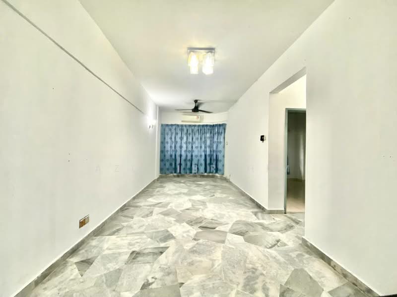 Pangsapuri untuk Dijual di Vista Seri Putra - Azli Ibrahim - Living Room - PropertyGuru.com.my