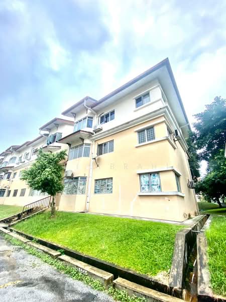 Pangsapuri untuk Dijual di Vista Seri Putra - Azli Ibrahim - Exterior - PropertyGuru.com.my