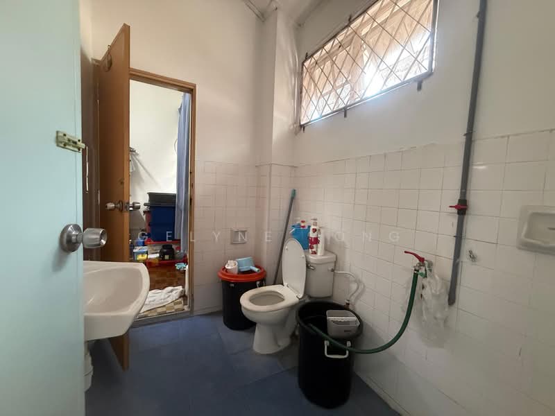 Rumah Teres 2-Tingkat untuk Dijual di Taman Perling (Perling) - Gelyne Yong - Bathroom - PropertyGuru.com.my