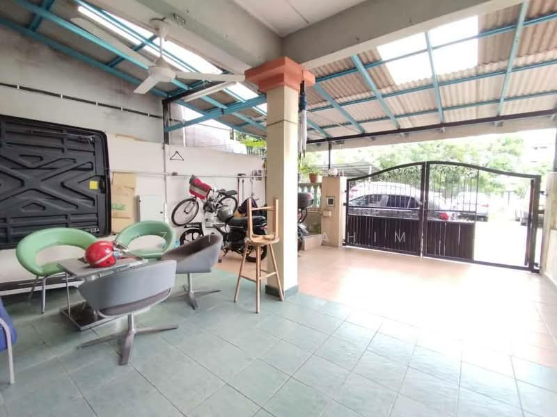 Rumah Teres 2 Tingkat untuk Dijual di Taman Bukit Angsana (Cheras) - Azli Ibrahim - Exterior - PropertyGuru.com.my