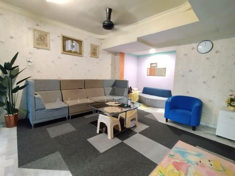 Rumah Teres 2 Tingkat untuk Dijual di Taman Bukit Angsana (Cheras) - Azli Ibrahim - Living Room - PropertyGuru.com.my