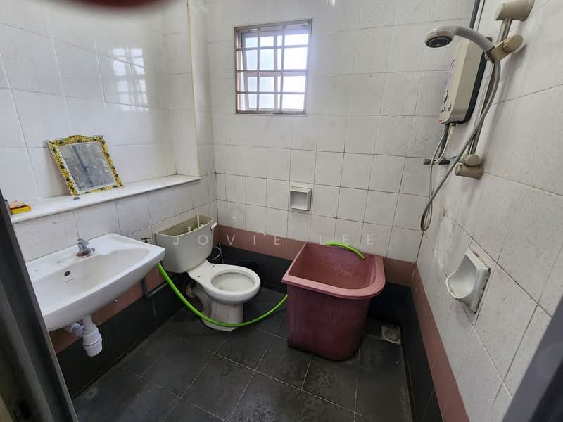 Rumah Teres 2 Tingkat untuk Dijual di Taman Puchong Prima (Puchong) - Jovie Lee - Bathroom - PropertyGuru.com.my