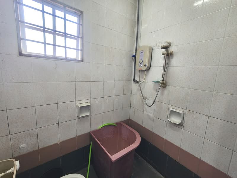 Rumah Teres 2 Tingkat untuk Dijual di Taman Puchong Prima (Puchong) - Jovie Lee - Bathroom - PropertyGuru.com.my
