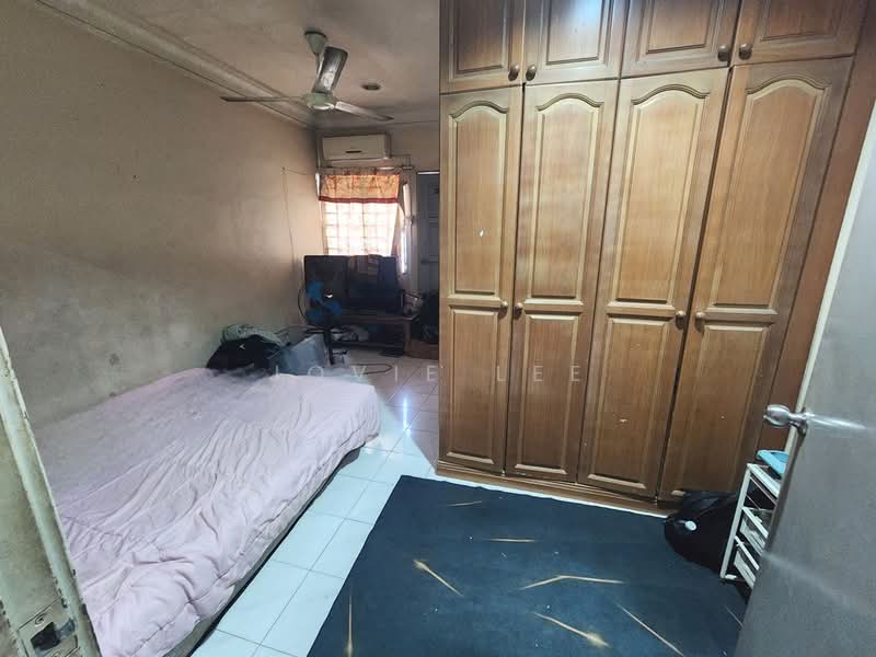Rumah Teres 2 Tingkat untuk Dijual di Taman Puchong Prima (Puchong) - Jovie Lee - Bedroom - PropertyGuru.com.my