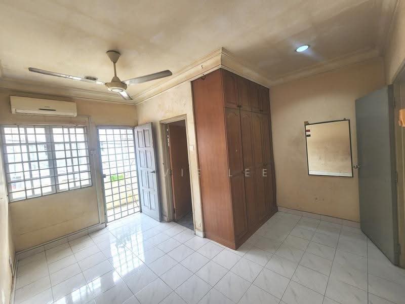 Rumah Teres 2-Tingkat untuk Dijual di Taman Puchong Prima (Puchong) - Jovie Lee - Bedroom - PropertyGuru.com.my
