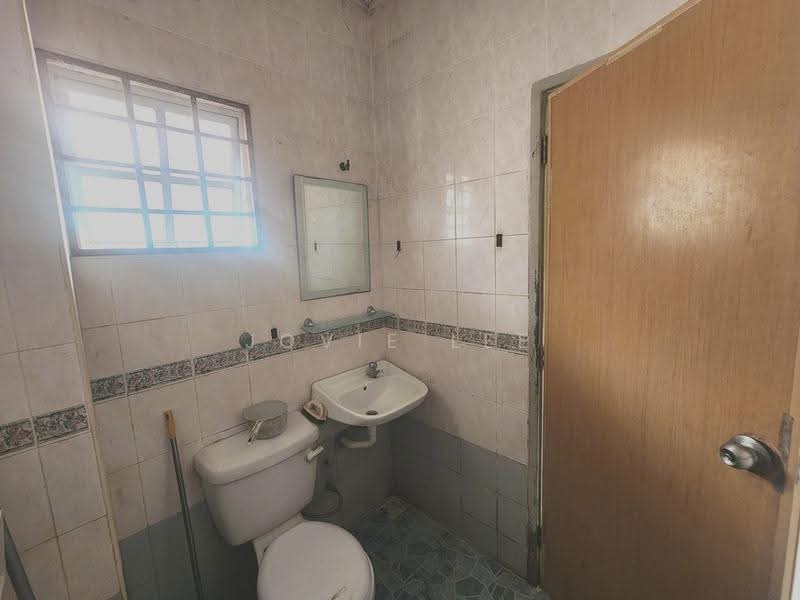 Rumah Teres 2-Tingkat untuk Dijual di Taman Puchong Prima (Puchong) - Jovie Lee - Bathroom - PropertyGuru.com.my