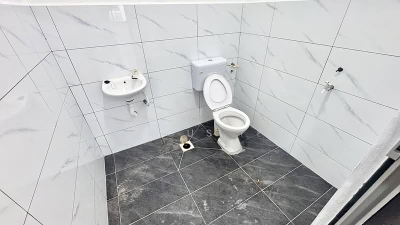 Rumah Teres 1 Tingkat untuk Dijual di Taman Desa Skudai (Skudai) - Marcus Tey - Bathroom - PropertyGuru.com.my
