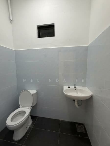 1-storey Terraced House for Sale in Taman Universiti (Skudai) - Melinda Ee - Bathroom - PropertyGuru.com.my