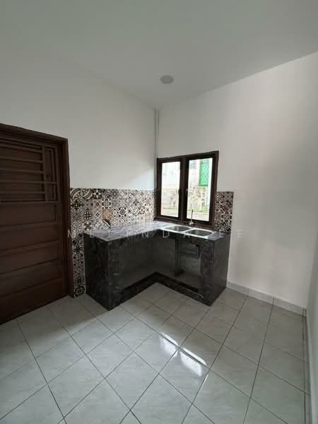1-storey Terraced House for Sale in Taman Universiti (Skudai) - Melinda Ee - Kitchen - PropertyGuru.com.my