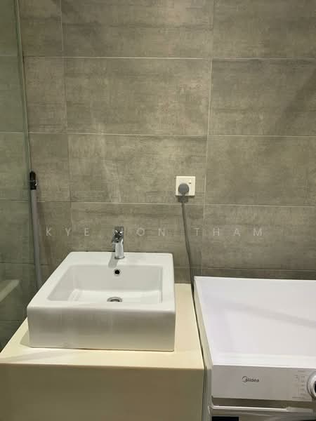 Servis Apartment untuk Disewa di H2O Residences - Kye Jon Tham - Bathroom - PropertyGuru.com.my