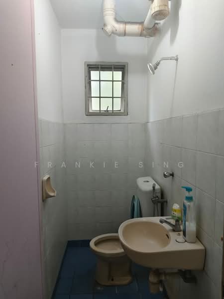 Apartment for Sale at Apartment Bayu - Frankie Sing - Bathroom - PropertyGuru.com.my