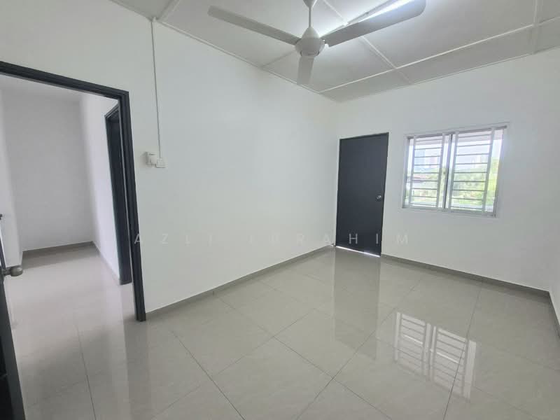 2-storey Terraced House for Sale in Seksyen 10 (Shah Alam) - Azli Ibrahim - Interior - PropertyGuru.com.my