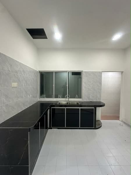 1-storey Terraced House for Sale in Taman Universiti (Skudai) - Melinda Ee - Kitchen - PropertyGuru.com.my
