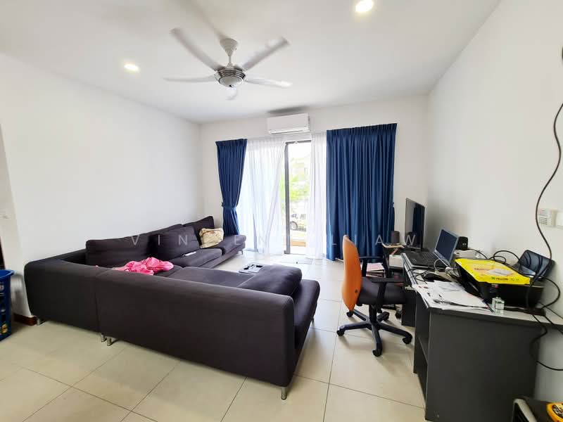 Rumah Berkembar untuk Dijual di Seksyen 9 (Kota Damansara) - Vincent Liaw - Living Room - PropertyGuru.com.my