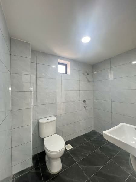 Rumah Teres 2 Tingkat untuk Dijual di Taman Sri Skudai (Skudai) - Melinda Ee - Bathroom - PropertyGuru.com.my