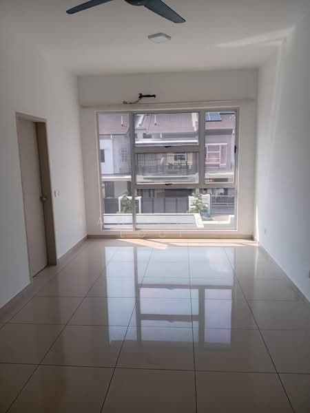 Rumah Teres 2 Tingkat untuk Disewa di Bandar Rimbayu (Telok Panglima Garang) - Lawrence Looi - Living Room - PropertyGuru.com.my