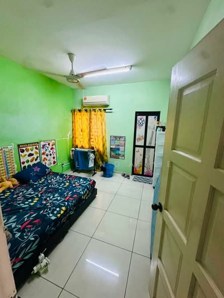 Rumah Teres 2 Tingkat untuk Dijual di Taman Sri Putri (Skudai) - Melinda Ee - Bedroom - PropertyGuru.com.my