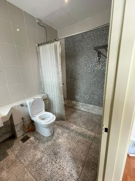 Rumah Teres 2 Tingkat untuk Disewa di Bandar Kinrara Seksyen 1 (Bandar Kinrara) - Tommy Wong Phang - Bathroom - PropertyGuru.com.my