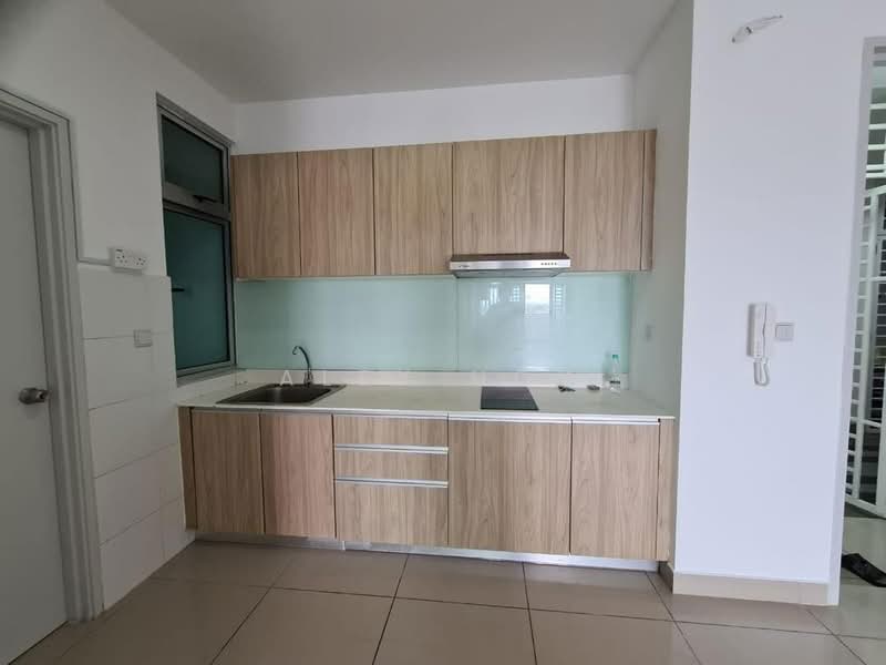 Service Residence for Rent at Meridin Bayvue Serviced Apartment - Alex How - Kitchen - PropertyGuru.com.my