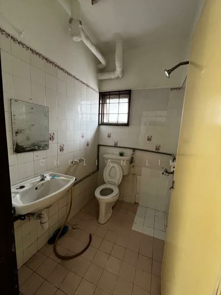 Apartment for Sale at Desa Pandan Apartment - Cholian Lim - Bathroom - PropertyGuru.com.my