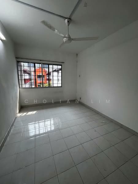 Apartment for Sale at Desa Pandan Apartment - Cholian Lim - Bed room 2 - PropertyGuru.com.my