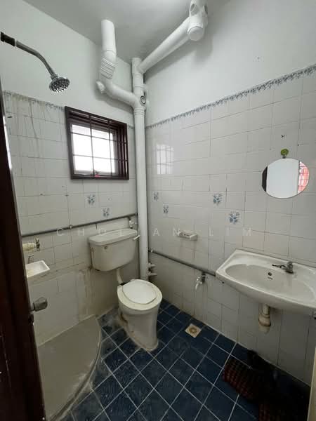 Apartment for Sale at Desa Pandan Apartment - Cholian Lim - Master Bathroom - PropertyGuru.com.my