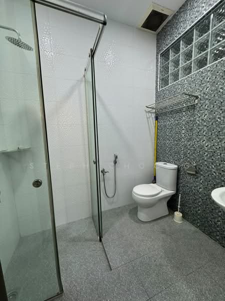 Rumah Teres untuk Dijual di Taman Mutiara Rini (Skudai) - Steph Choong - Bathroom - PropertyGuru.com.my