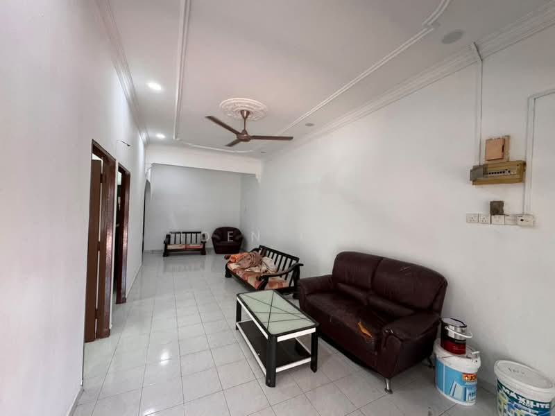 Rumah Teres 1 Tingkat untuk Dijual di Taman Sri Skudai (Skudai) - Iden Tan - Living Room - PropertyGuru.com.my