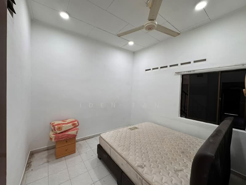 Rumah Teres 1 Tingkat untuk Dijual di Taman Sri Skudai (Skudai) - Iden Tan - Bedroom - PropertyGuru.com.my