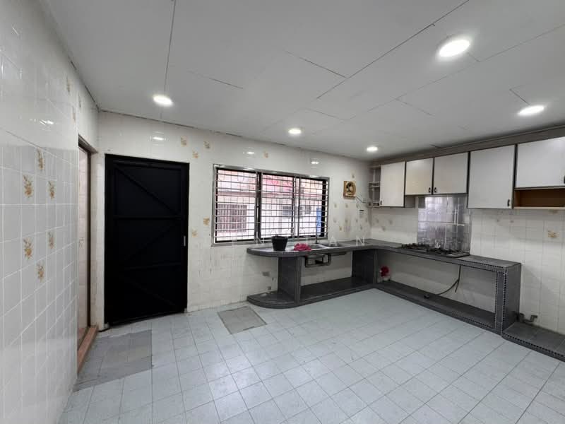 Rumah Teres 1 Tingkat untuk Dijual di Taman Sri Skudai (Skudai) - Iden Tan - Kitchen - PropertyGuru.com.my
