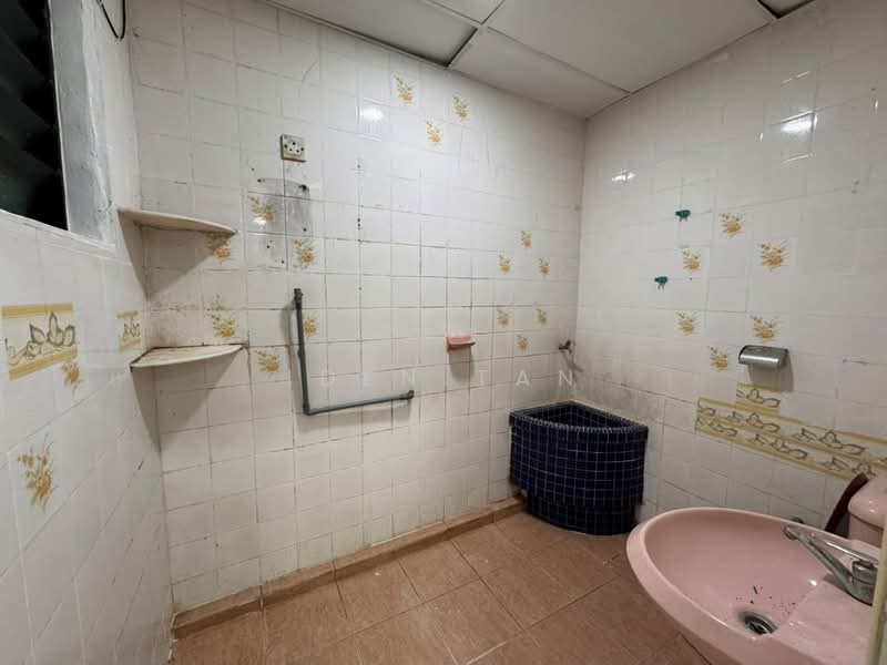 Rumah Teres 1 Tingkat untuk Dijual di Taman Sri Skudai (Skudai) - Iden Tan - Bathroom - PropertyGuru.com.my