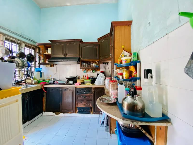 2.5-storey Terraced House for Sale in Ulu Kelang (Selangor) - Azrul Ismail - Kitchen - PropertyGuru.com.my