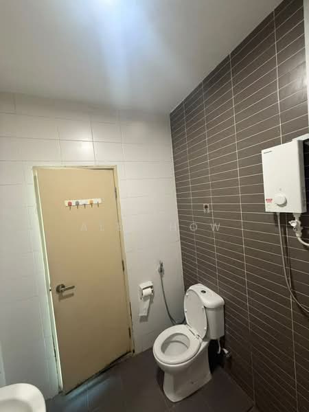 Servis Apartment untuk Disewa di Palazio - Alex How - Bathroom - PropertyGuru.com.my