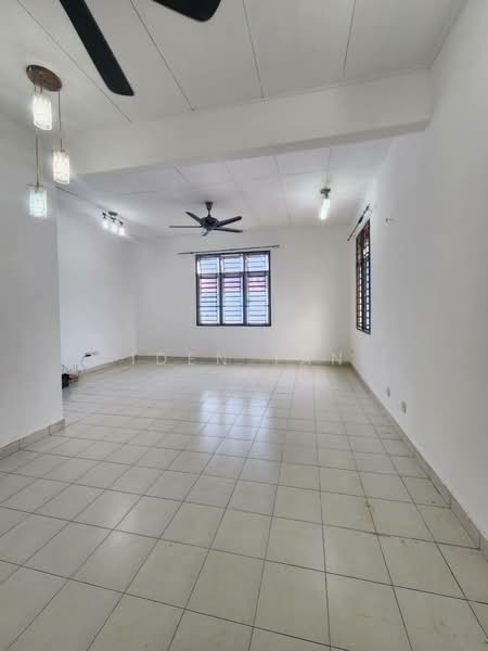 Pangsapuri untuk Dijual di Sri Mas - Iden Tan - Living Room - PropertyGuru.com.my