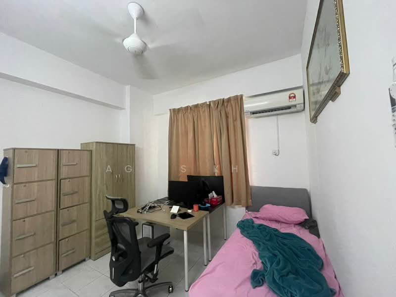 Pangsapuri untuk Dijual di Taman Jubilee Phase 5 - Agnes Khoo - Bedroom - PropertyGuru.com.my
