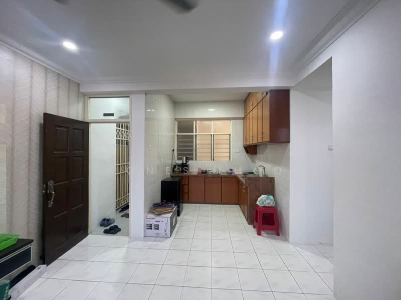 Pangsapuri untuk Dijual di Taman Jubilee Phase 5 - Agnes Khoo - Kitchen - PropertyGuru.com.my